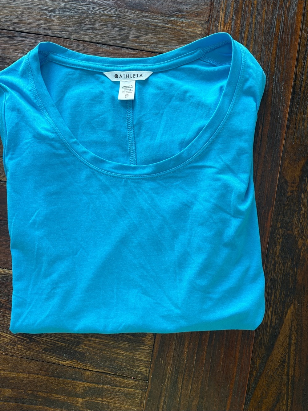Athleta Bright Turquoise Scoop Neck Short Sleeve Tee